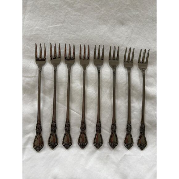 Oneida Kennett Square Stainless Set of eight Cocktail Seafood Forks - Picture 10 of 10